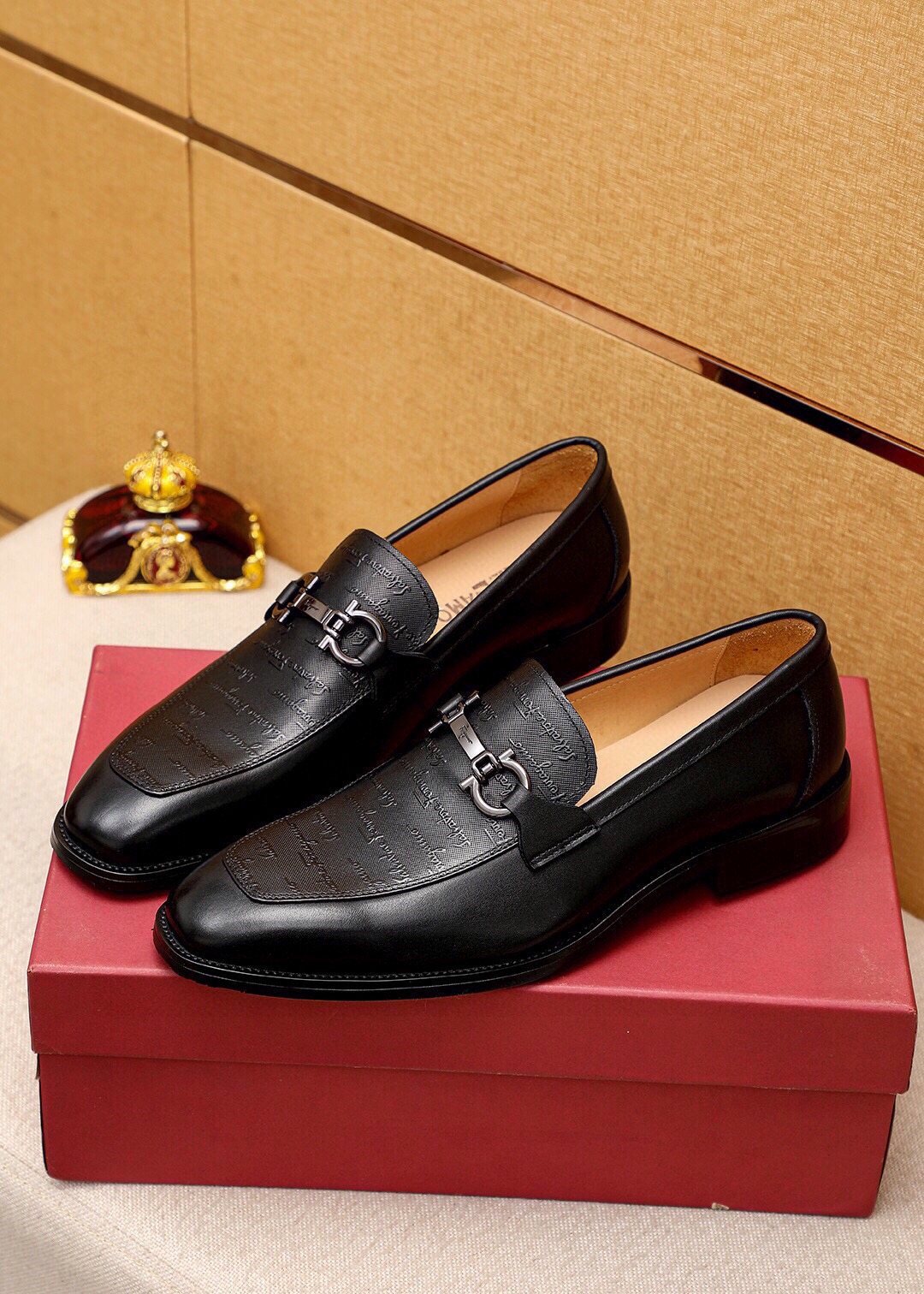 Ferragamo Textured Buckle Loafers